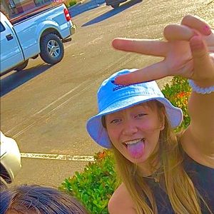 Meet your Posher, Samantha